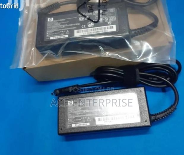 HP Blue Pin 19.5V 3.33A Laptop Charger/ Adapter - main view
