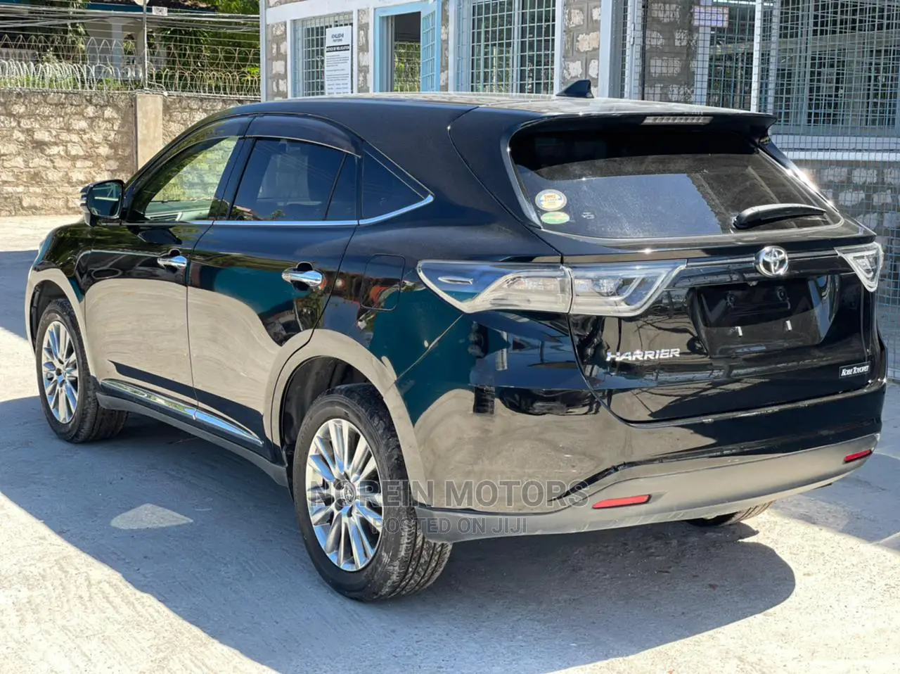 Toyota Harrier 2014
