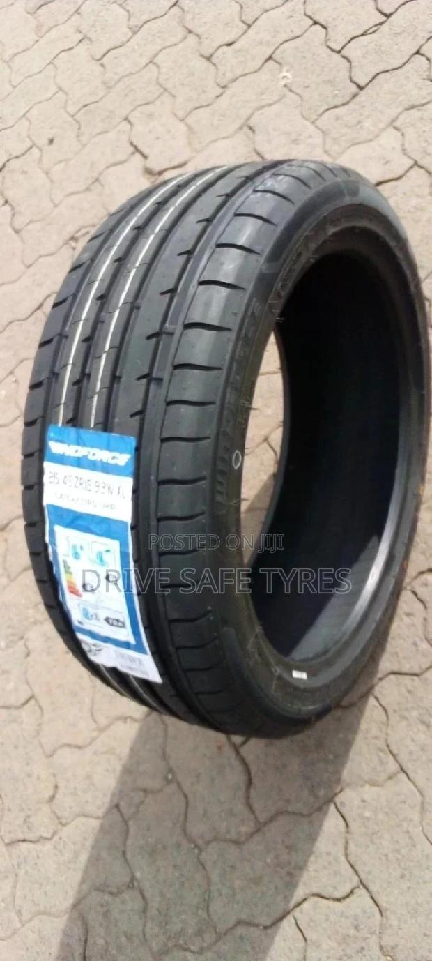 215/45 R18 Windforce Tyre Made in China Nylon
