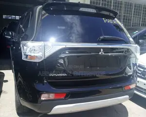 Mitsubishi Outlander 2015 Black