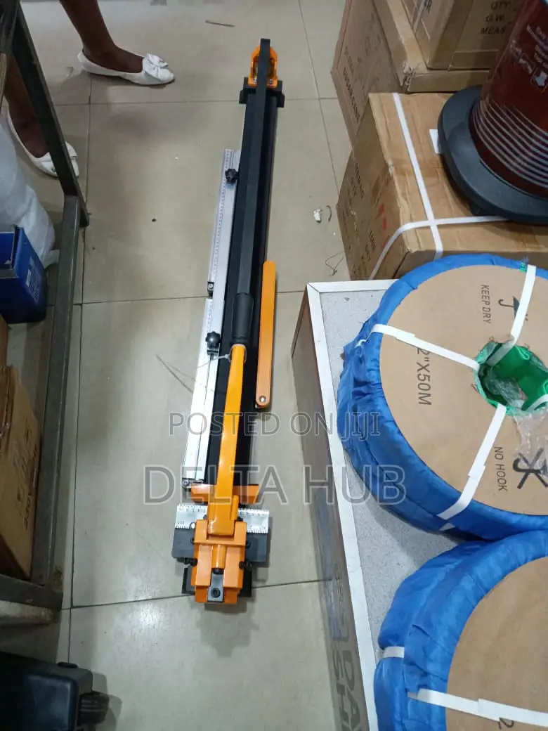 Tile Cutting Machine