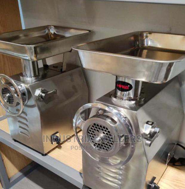 Heavy-Duty Meat Grinder M22