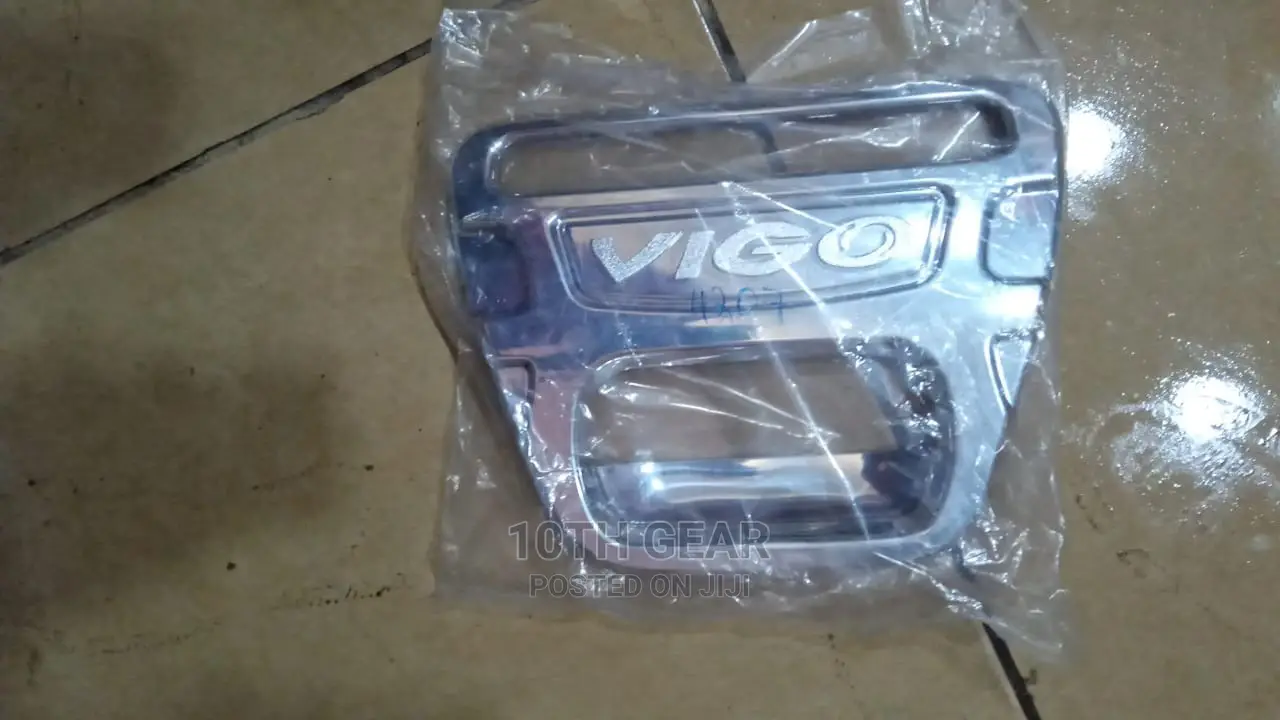 Hilux Vigo Tailgate Chrome Garnish