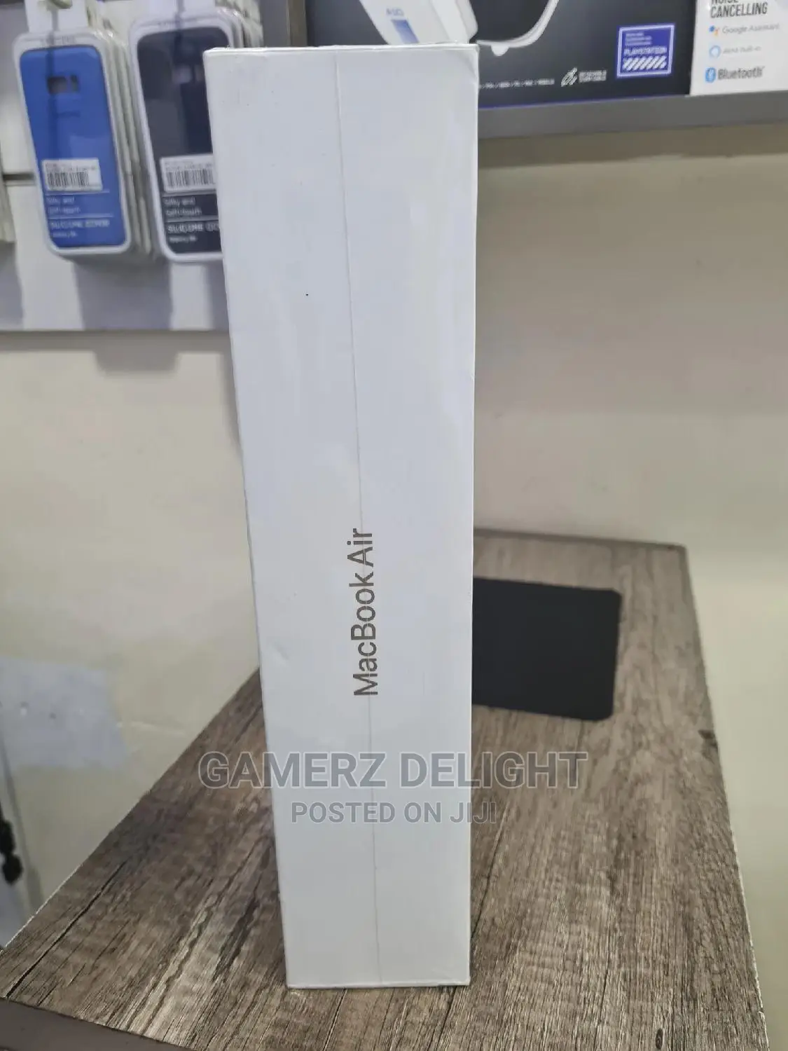 New Laptop Apple MacBook Air 8GB Apple M1 SSD 256GB