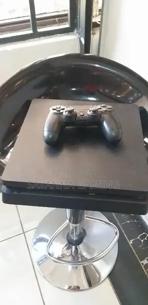Playstation 4 Chipped With 18games