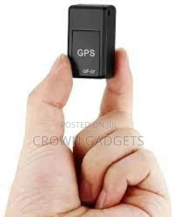 Mini Car GPS Tracker - main view