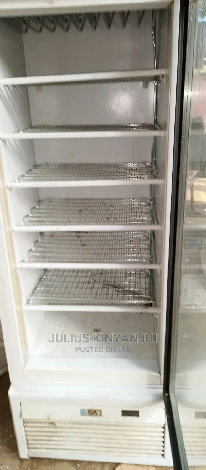 640L Upright Freezer