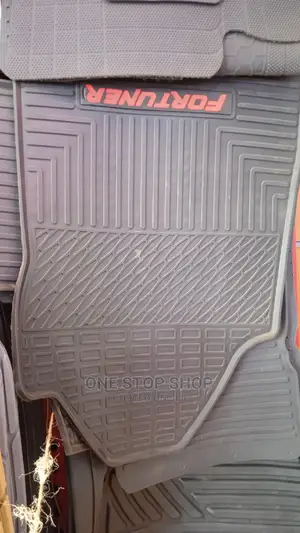 Universal 7 Seater Fortuner Floor Mats