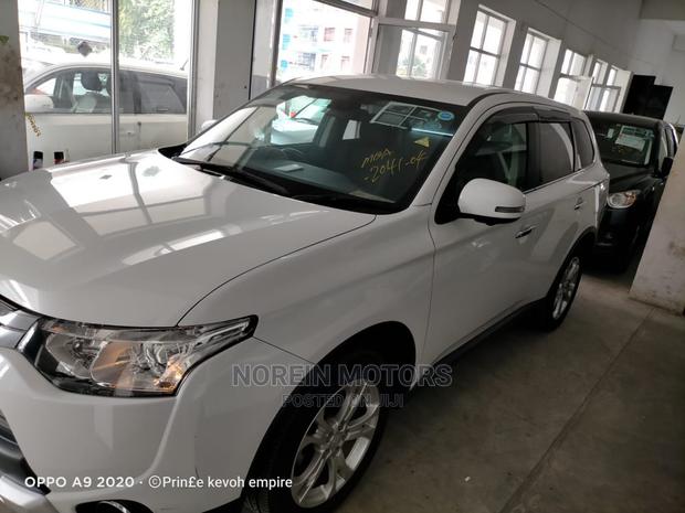 Mitsubishi Outlander 2015 White - thumbnail 2