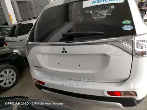 Mitsubishi Outlander 2015 White