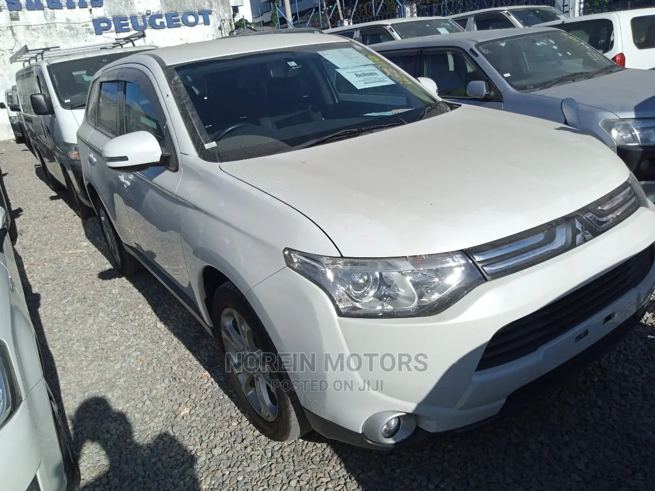 Mitsubishi Outlander 2015 White