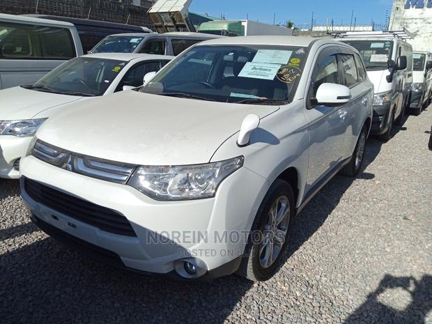 Mitsubishi Outlander 2015 White - thumbnail 6