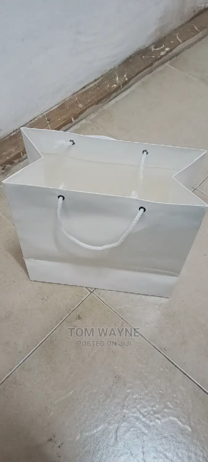 B5 Size White Gift Packaging Bags