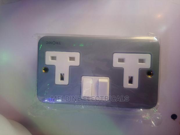 13A Twin Metal Socket - thumbnail 2
