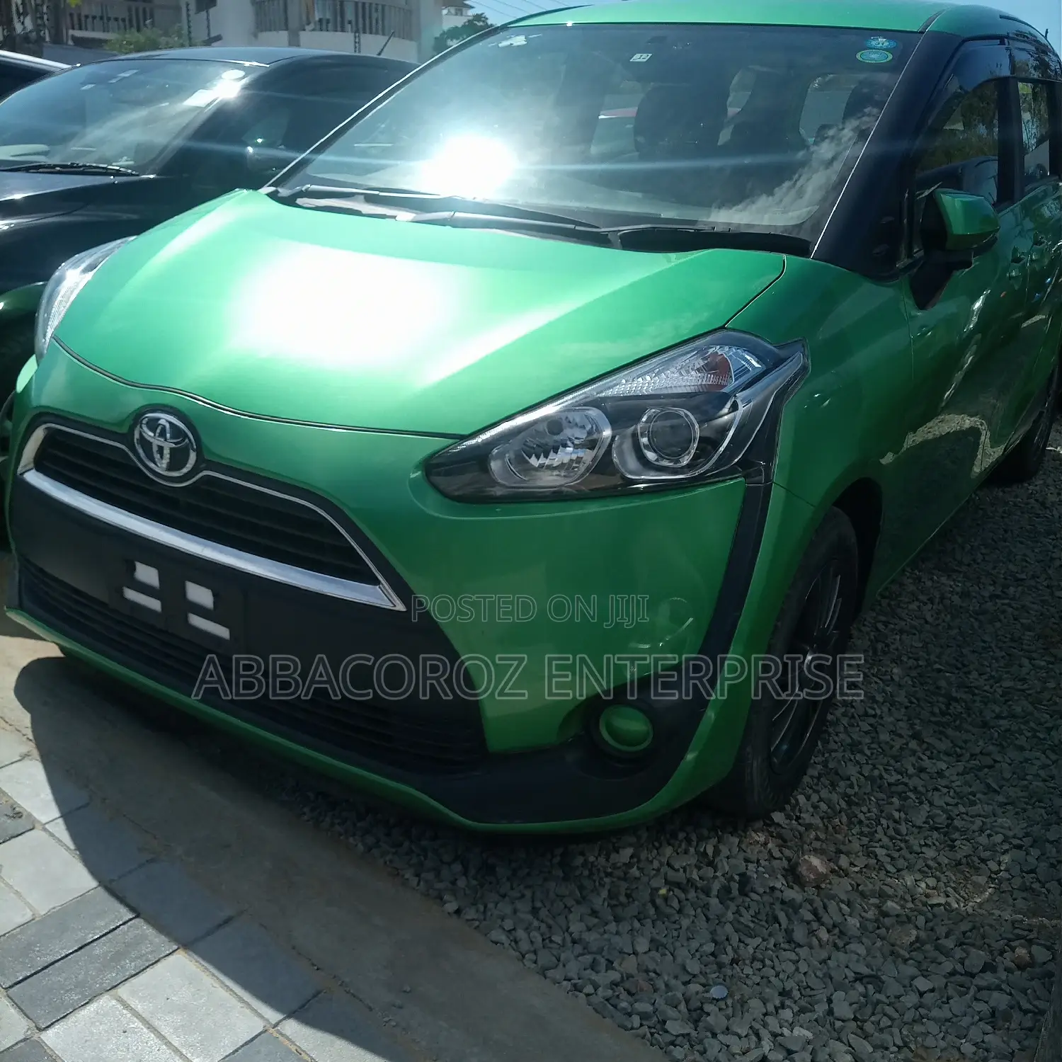 Toyota Sienta 2014 Green