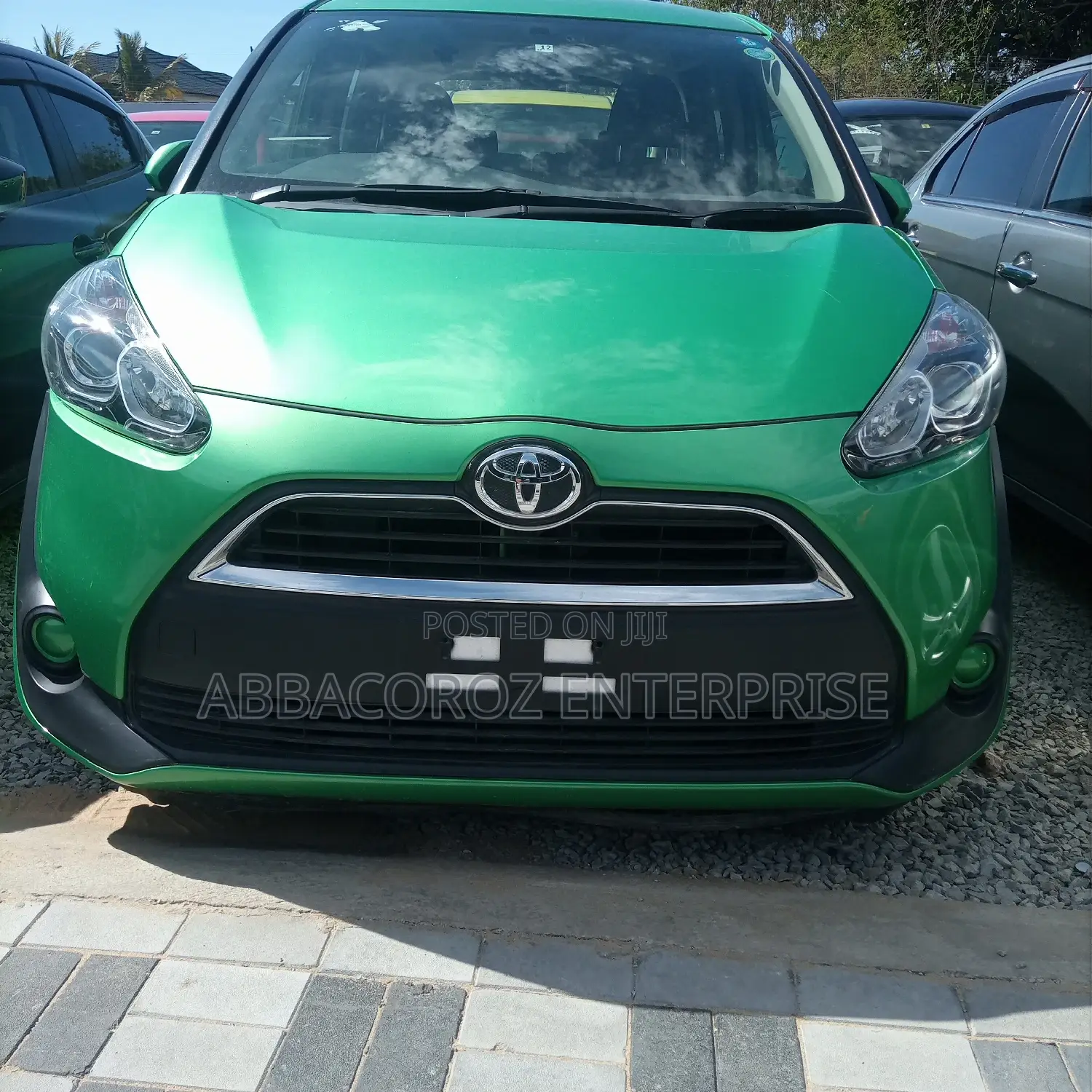 Toyota Sienta 2014 Green