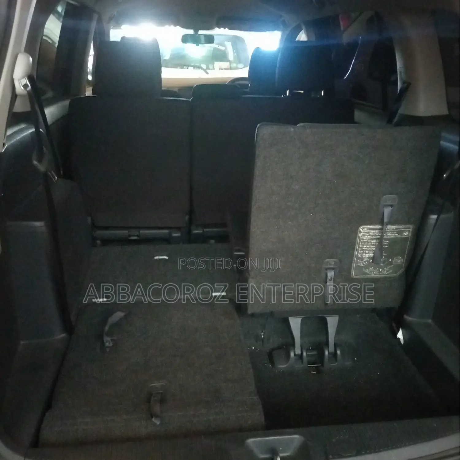 Toyota ISIS 2014 Black