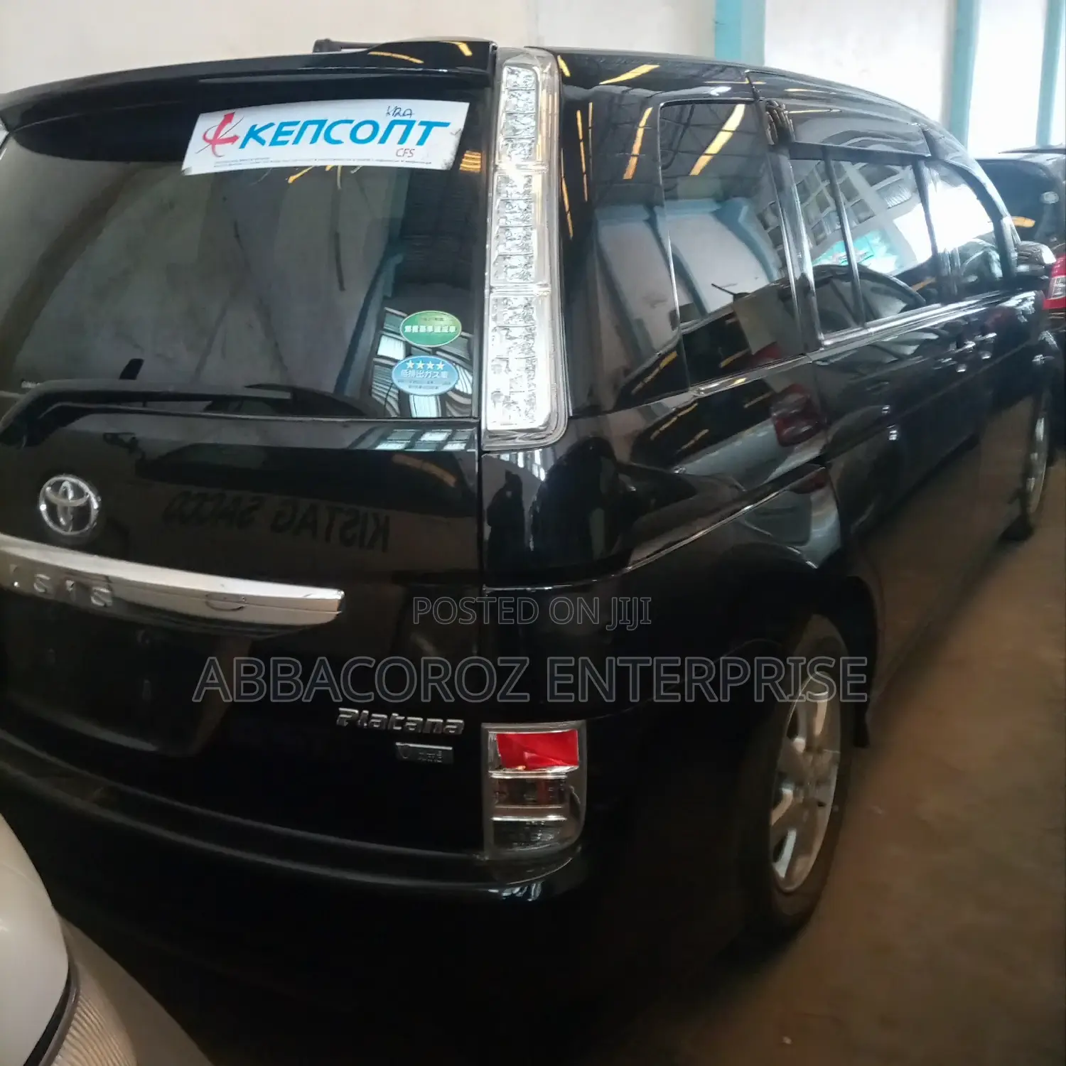 Toyota ISIS 2014 Black