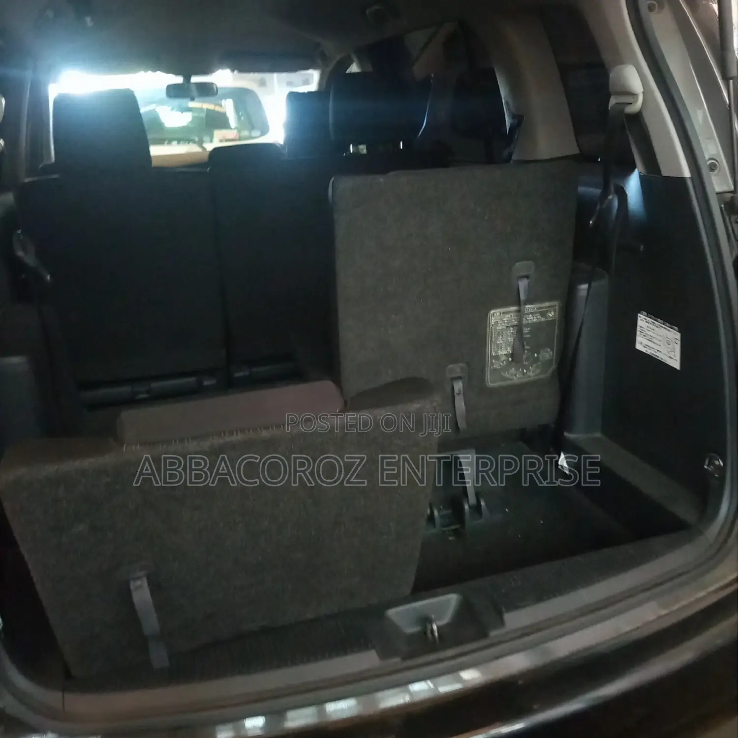 Toyota ISIS 2014 Black