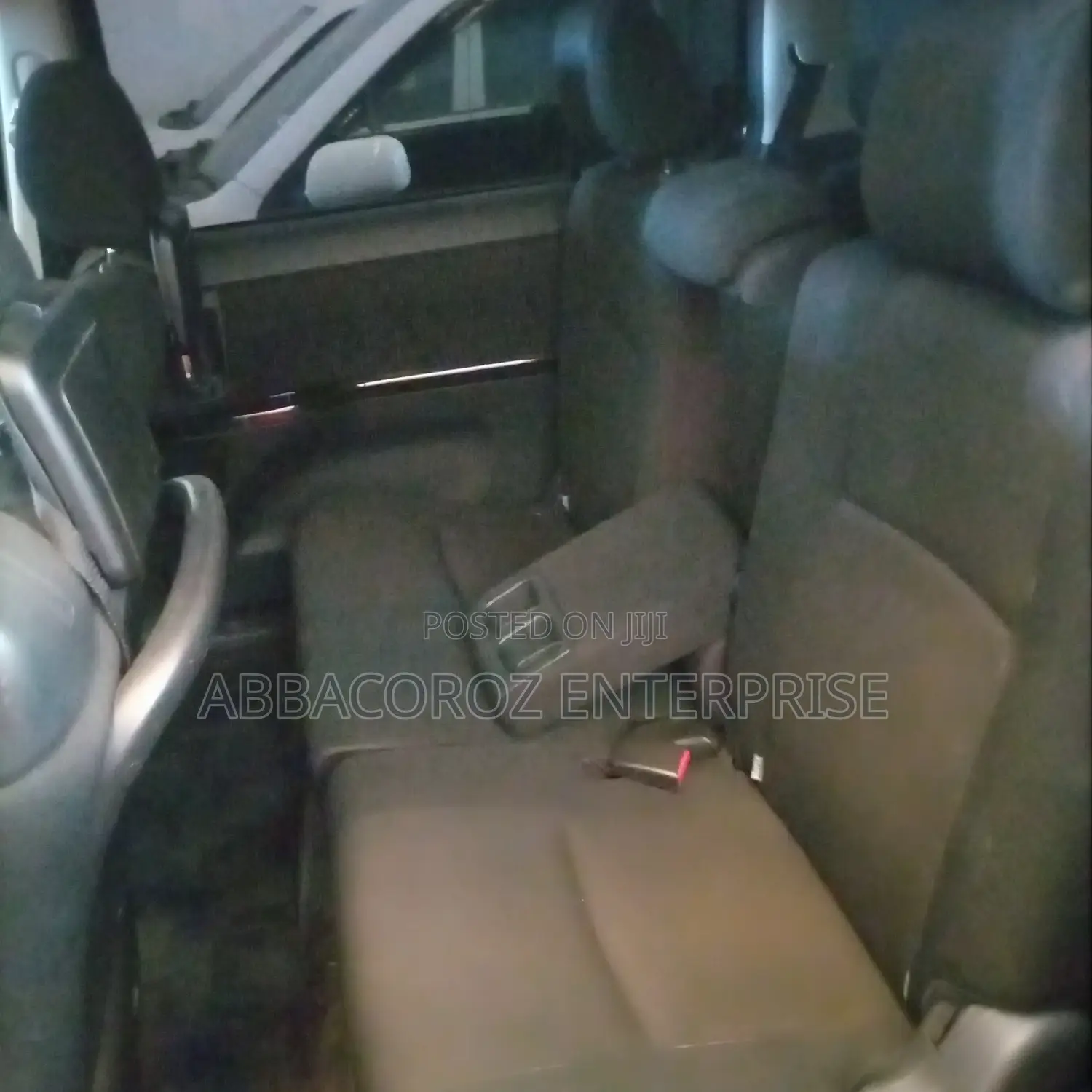 Toyota ISIS 2014 Black
