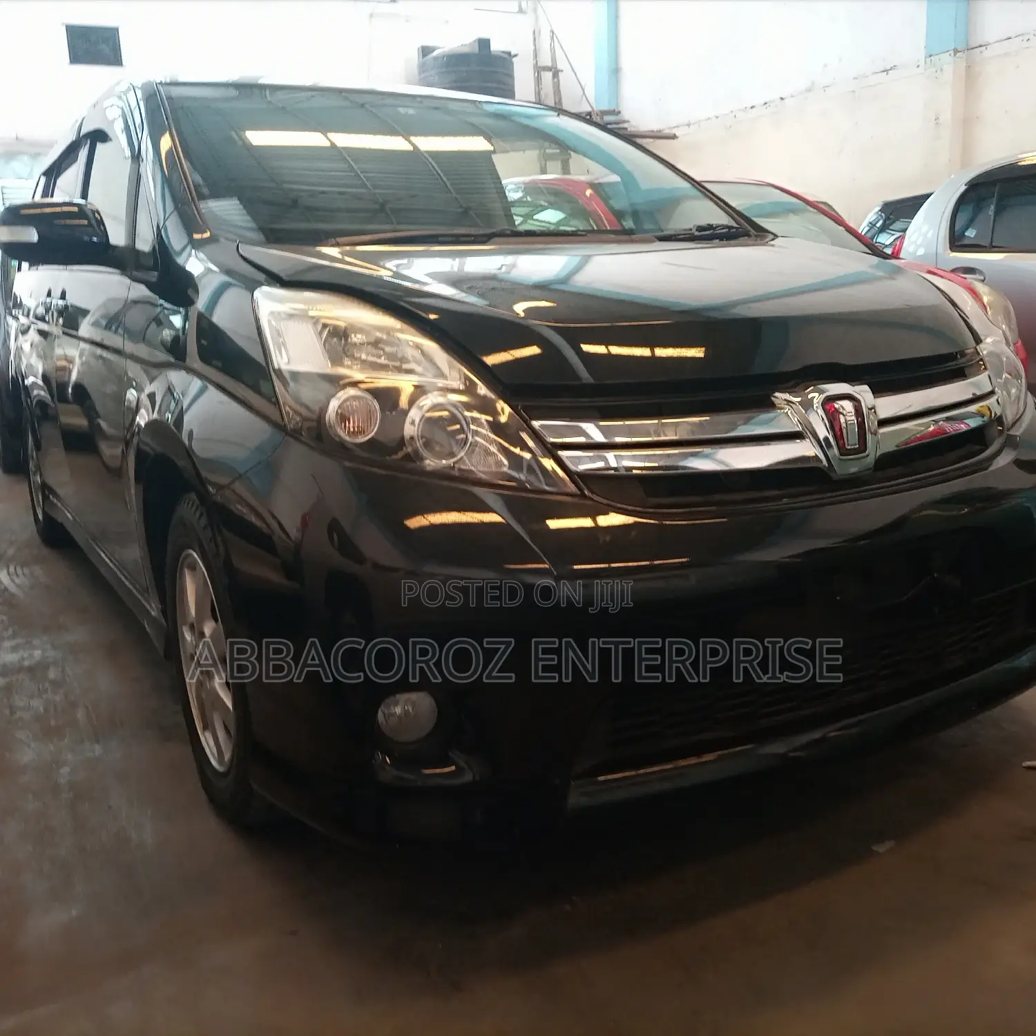Toyota ISIS 2014 Black