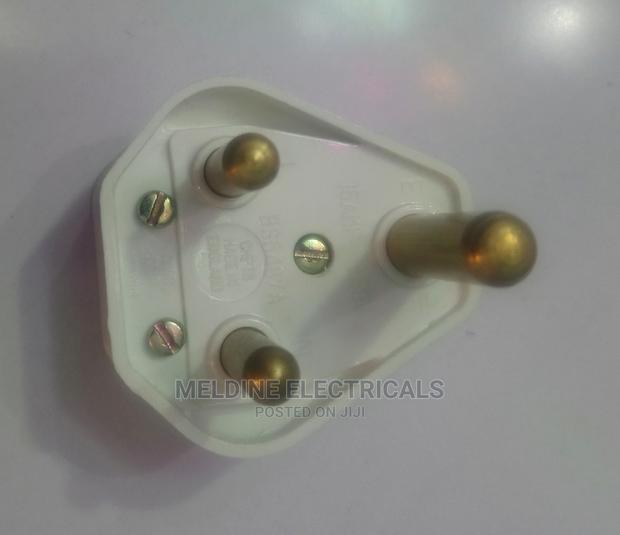 15A Top Plug