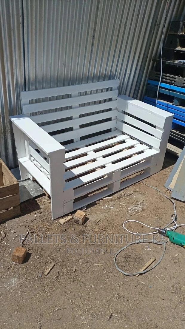 2 Seater Pallet Sofa - thumbnail 3