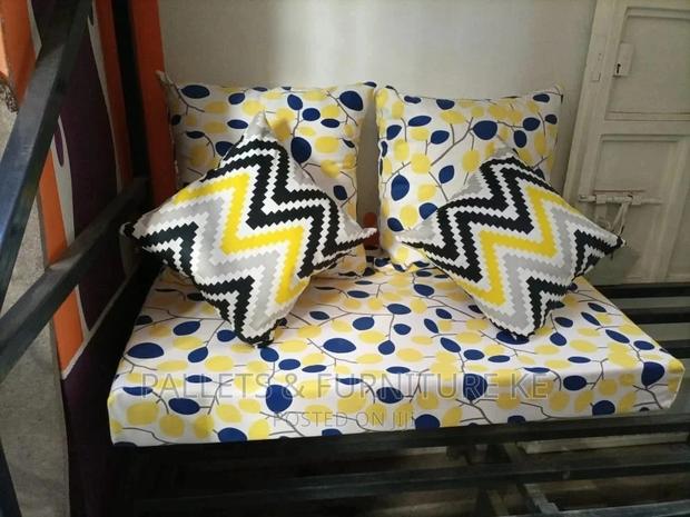 2 Seater Pallet Sofa - thumbnail 8