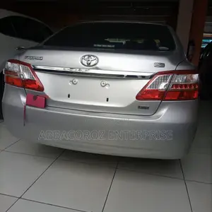 Toyota Premio 2014 Silver