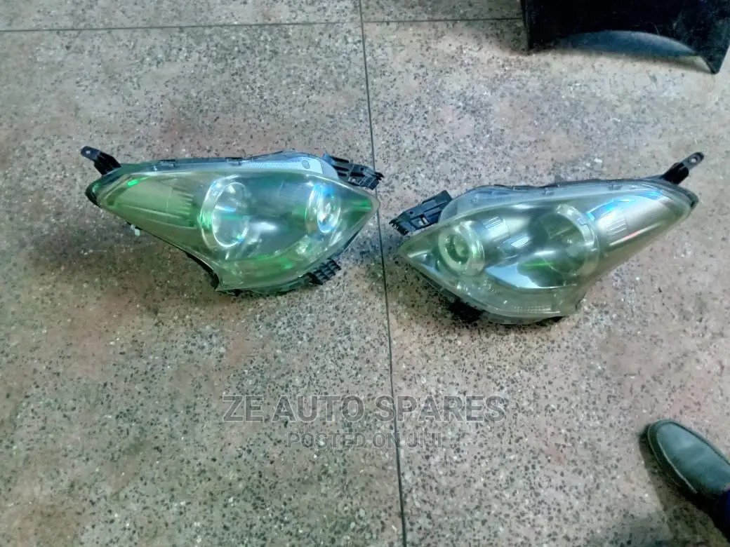 Ractis 2008 Headlights