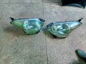 Ractis 2008 Headlights