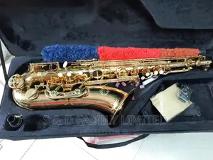 Suzuki Tenor Saxophone