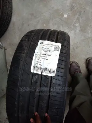 245/45 R 17 Sumitomo Tyres Made in Japan.