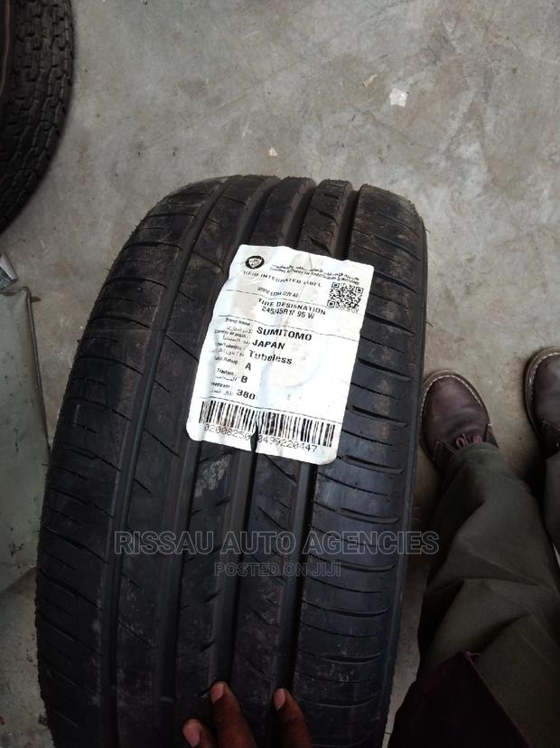 245/45 R 17 Sumitomo Tyres Made in Japan.