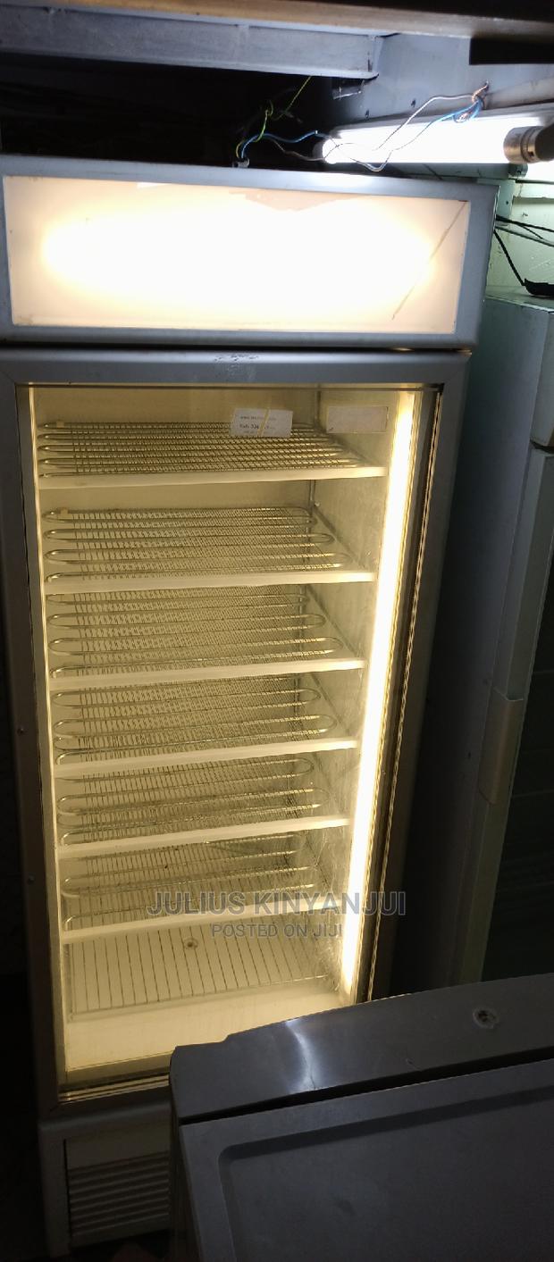 Upright Freezer - thumbnail 3
