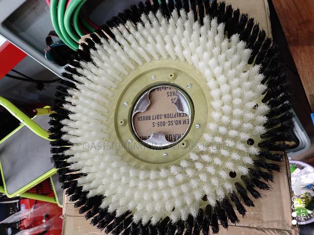 Floor Scrubber Machine - thumbnail 2
