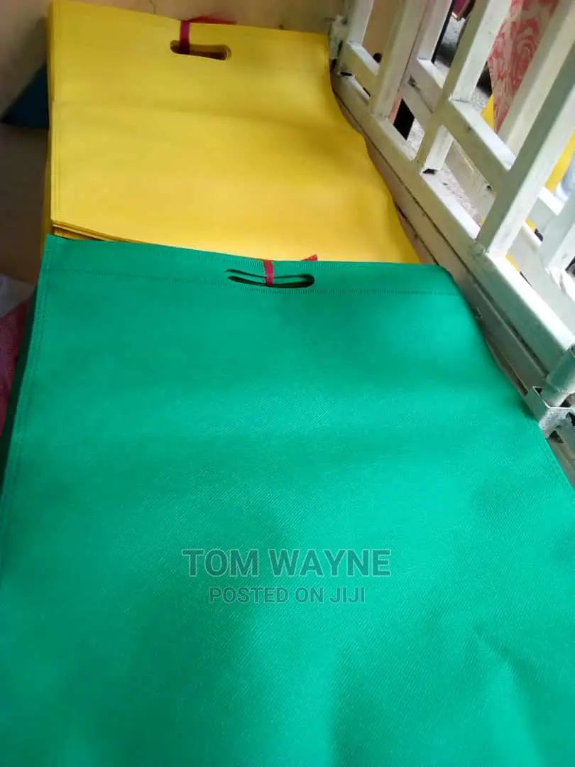 Non-Woven D- Cut Paper Bags