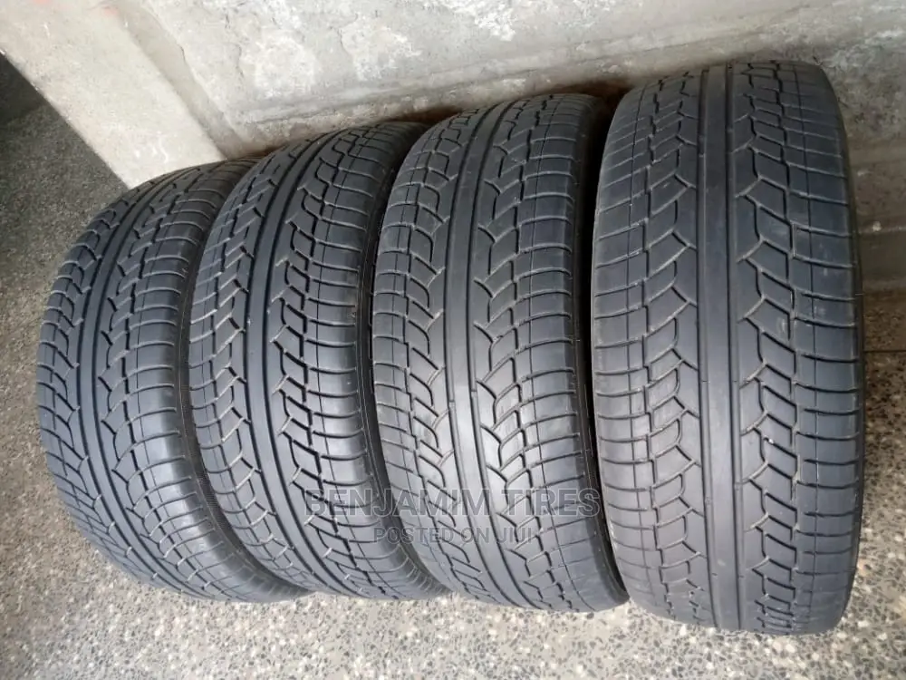 Good in Condition Second Hand Tire Sizes 235/55r19.