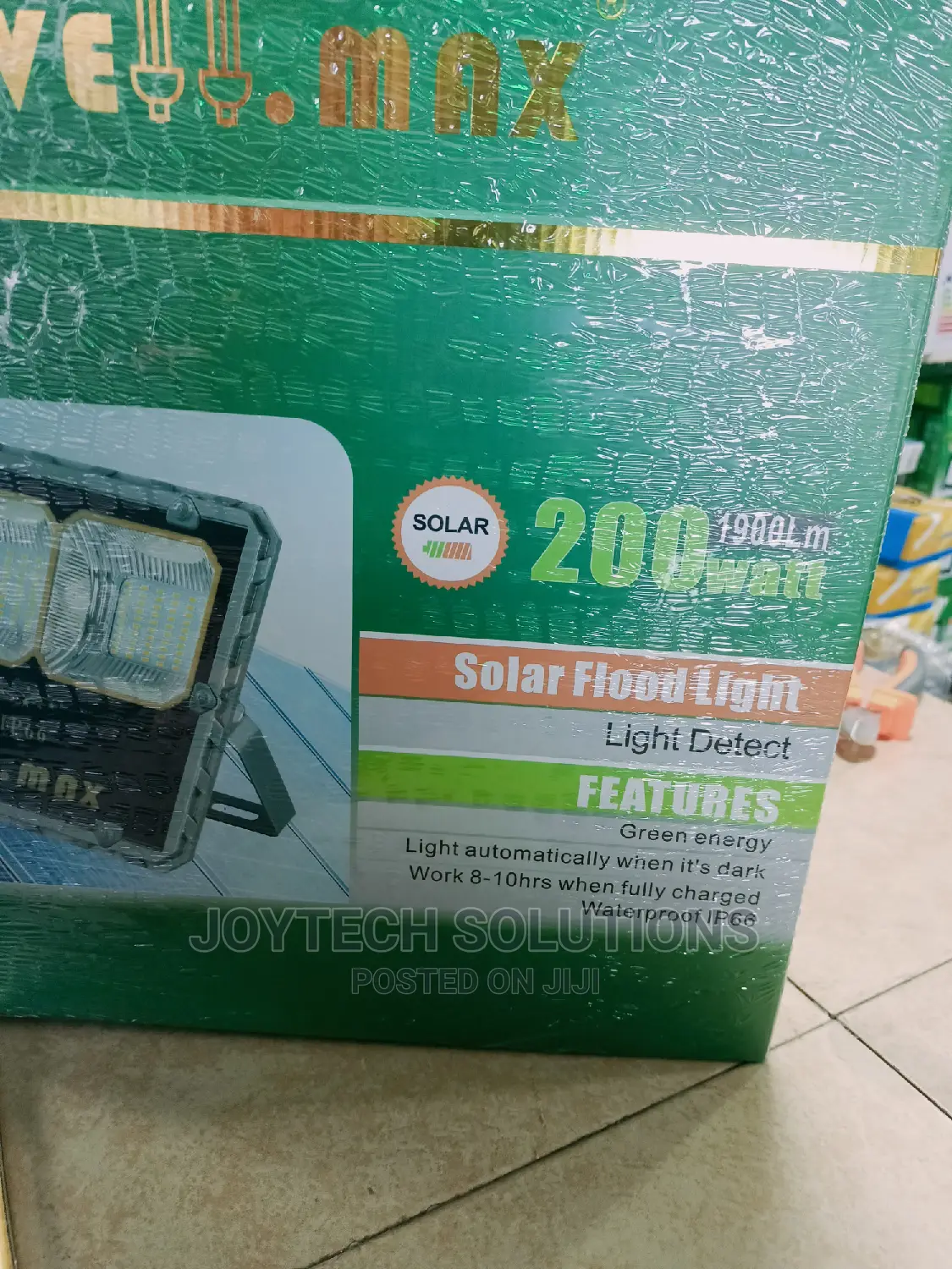 200watts Vellmax Solar Floodlight. Comes Along With Solar