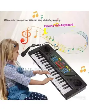 Kids Piano With a Microphone