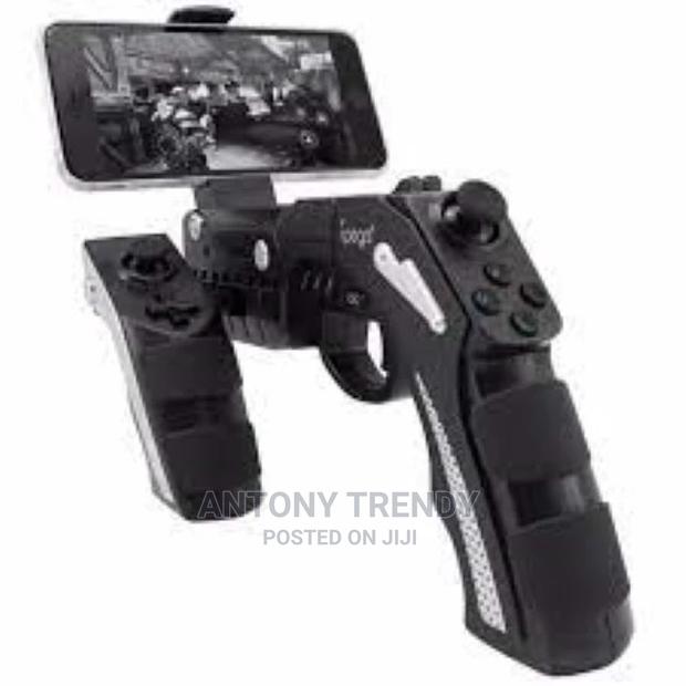 Ipega PG-9057 Phantom Gun Shaped Bluetooth Wireless Game - main view