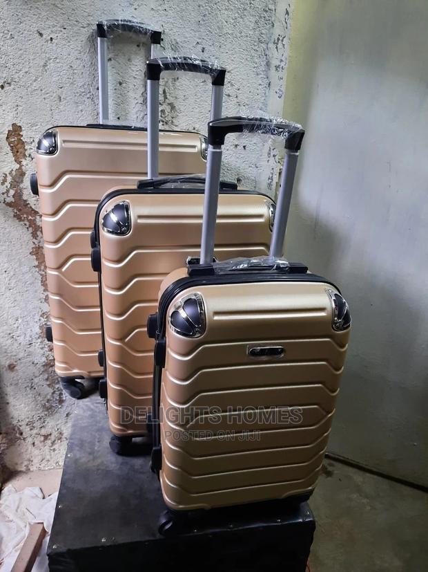 3 In 1 Plastic Suitcases - thumbnail 7