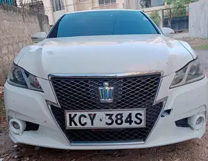 Toyota Crown 2014 White