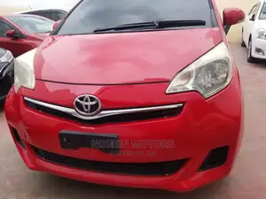 Toyota Ractis 2015 Red