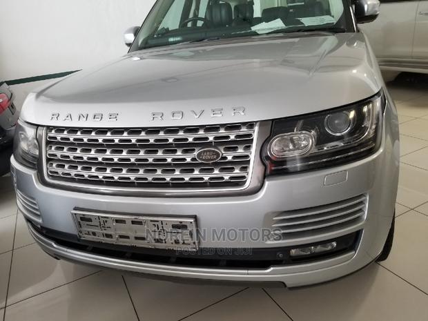 Land Rover Range Rover Vogue 2015 Silver - thumbnail 2