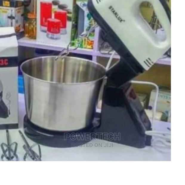 Electric Hand Mixer With a Bowl of 2L Capacity