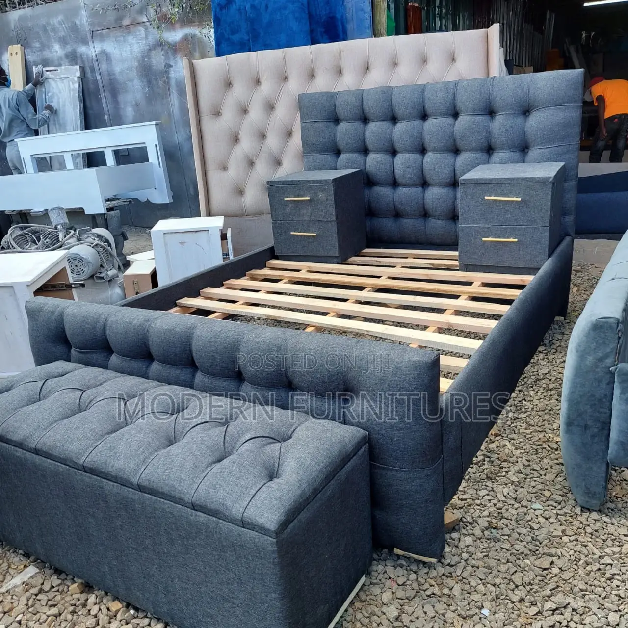5/6 Bed Ottonman and Sidedrawers
