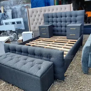 5/6 Bed Ottonman and Sidedrawers