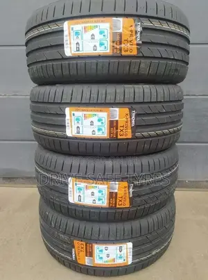 225/40 R18 Tracmax Tyre Made in China Nylon