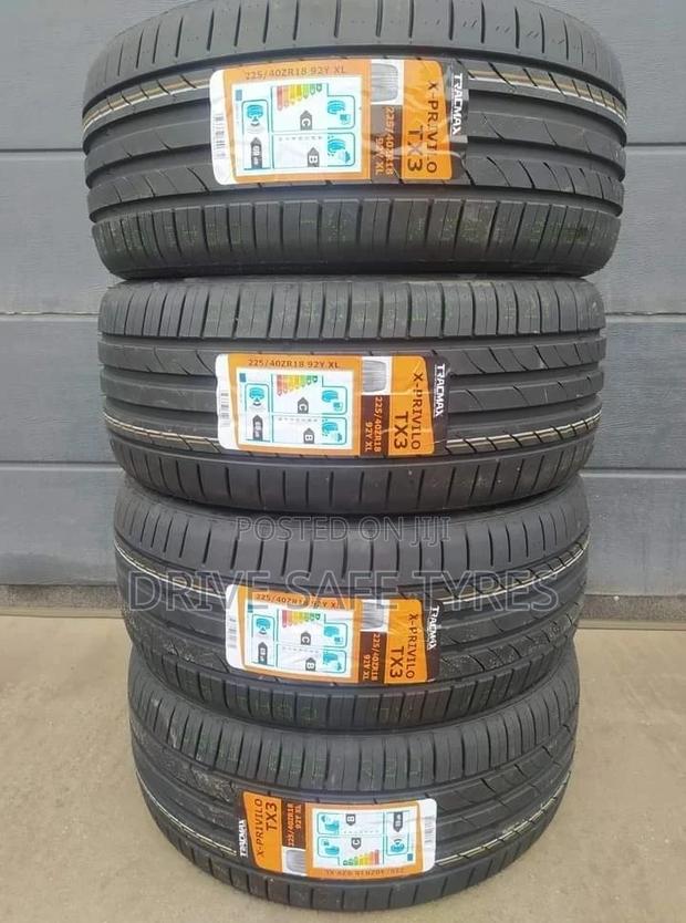 225/40 R18 Tracmax Tyre Made in China Nylon